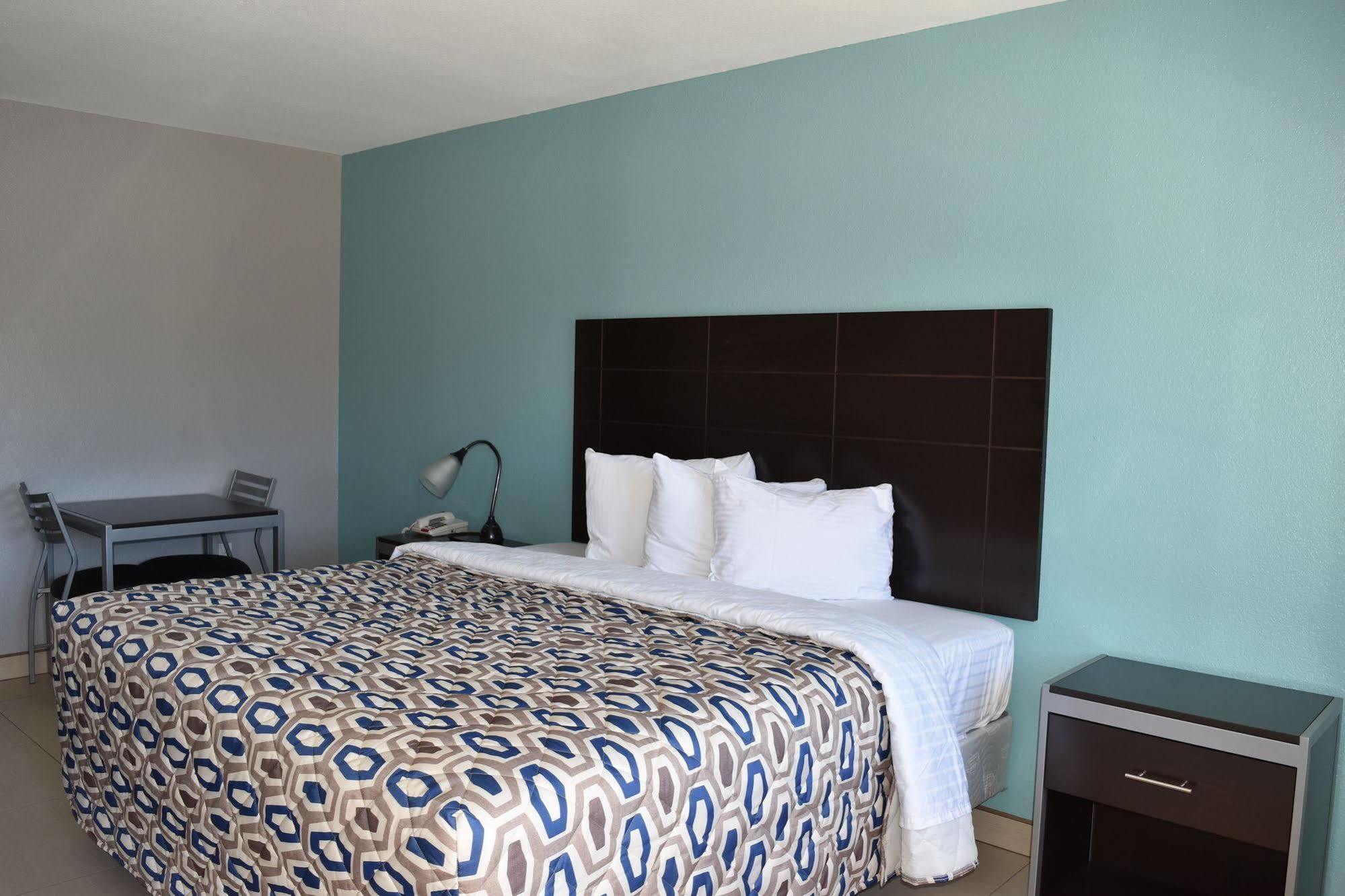 Woodfield Inn And Suites Yoakum Exterior foto
